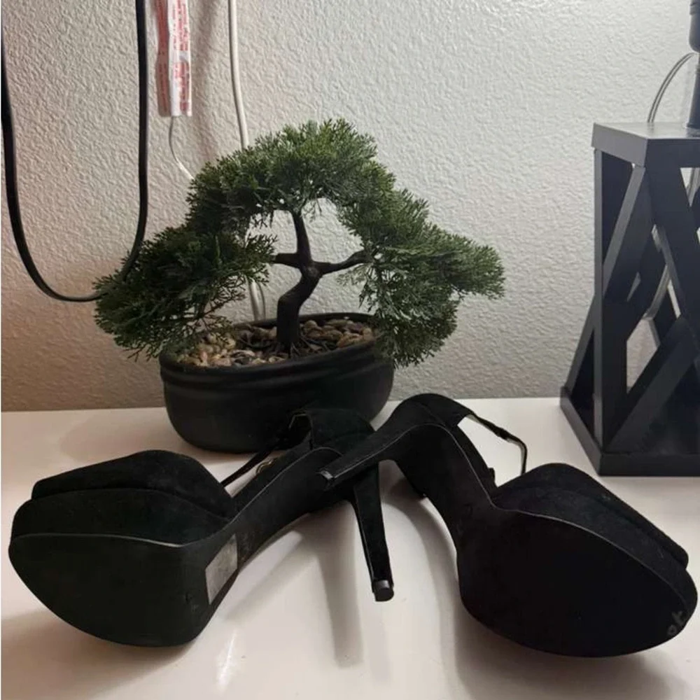 Michael Kors Black Peep Toe Heels - Picture 6 of 6